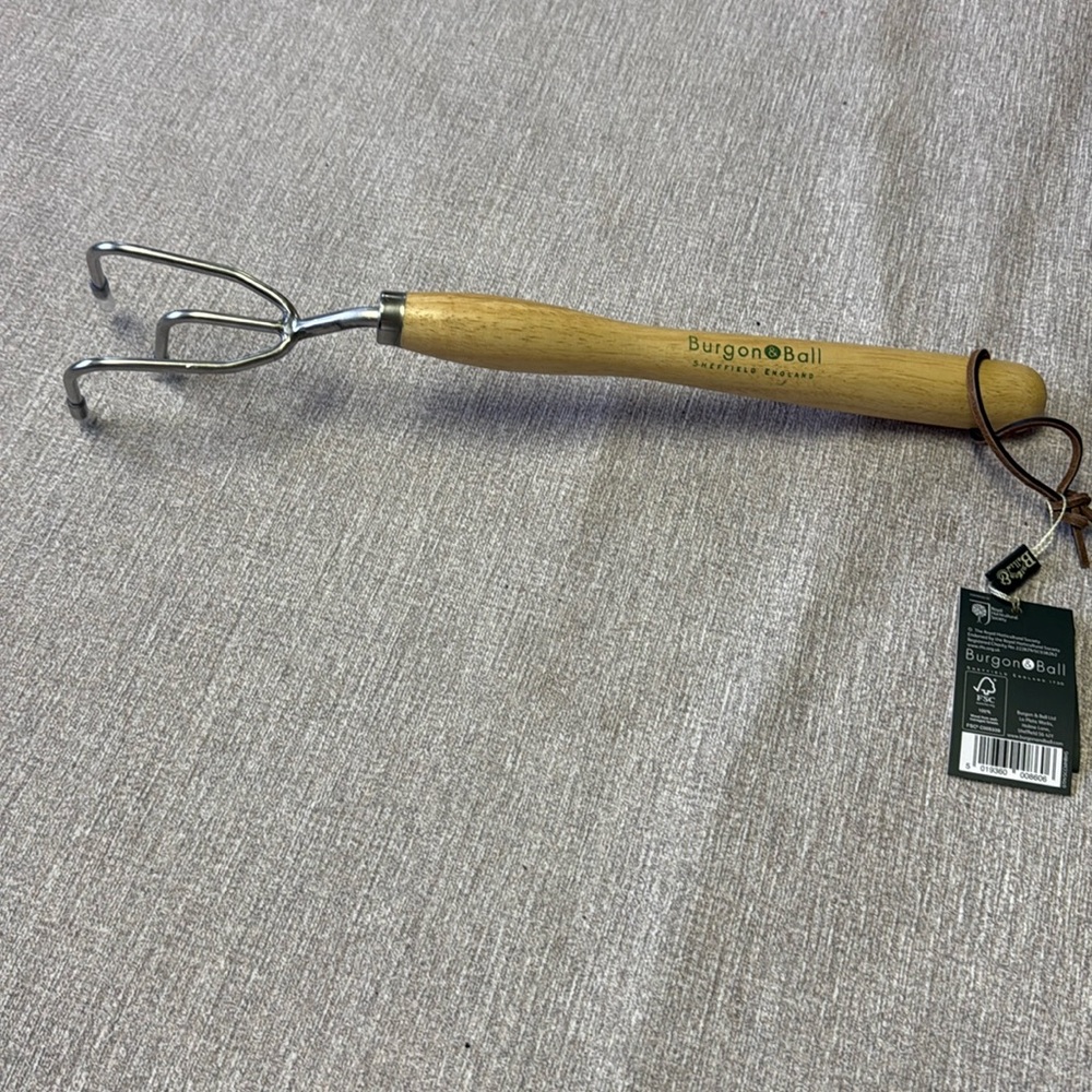 - Burgon & Ball Perennial mishandled claw cultivator